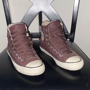 Classic Converse Brown High-Top Sneakers with Insolation